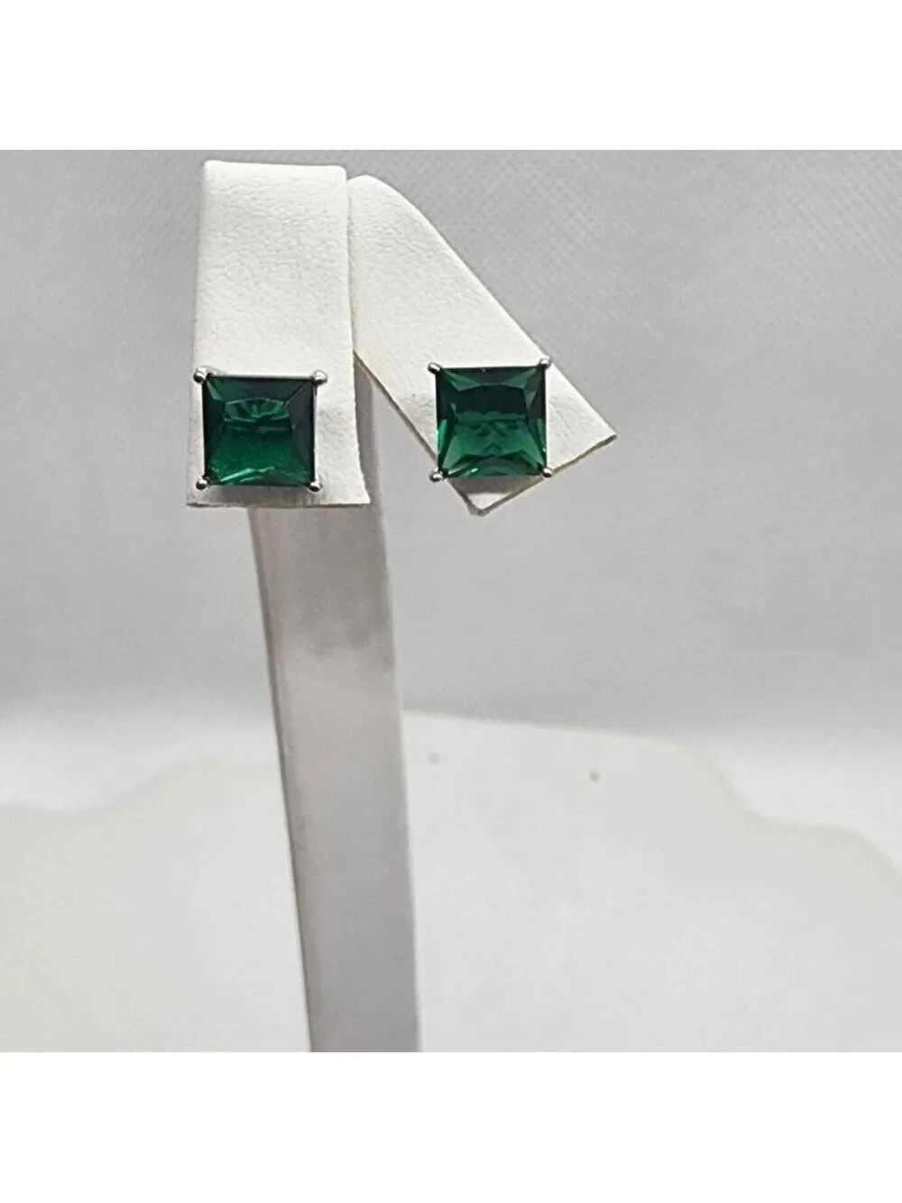 NEW 925 Sterling Silver Green Gemstone Stud Earrings | Classic Jewelry